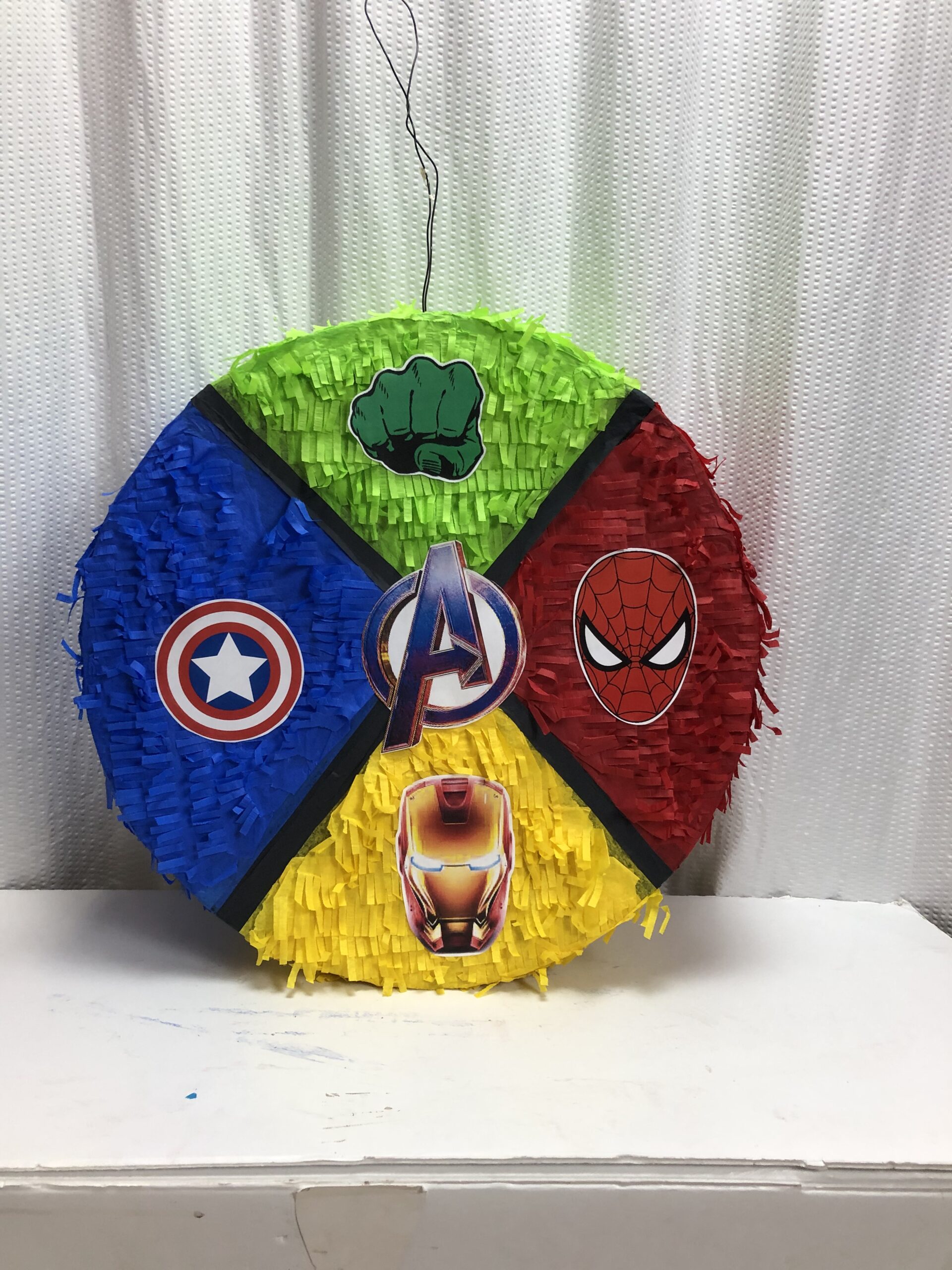 Cover Piñata 1 ½ plaza - Avengers